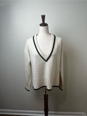 CO Collection White Wood Sweater with Black Trim Size Small